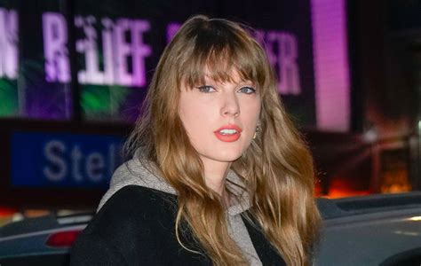 taylor swift ai pictures unblurred|Twitter Responds to Taylor Swift AI Deep